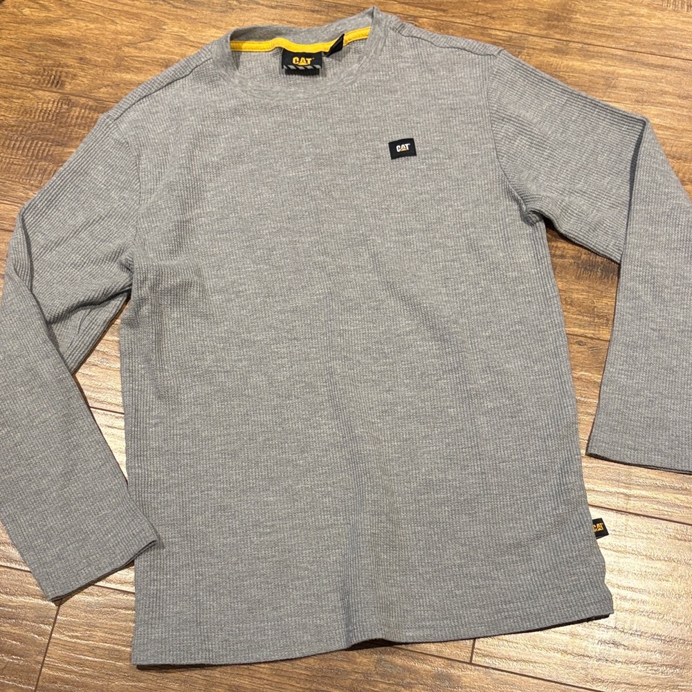 CAT light grey waffle long sleeve top boys size XL